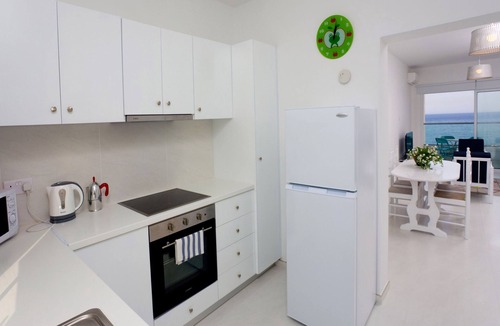 Agios Tychon Apartment | Limassol on the Beach Apartment