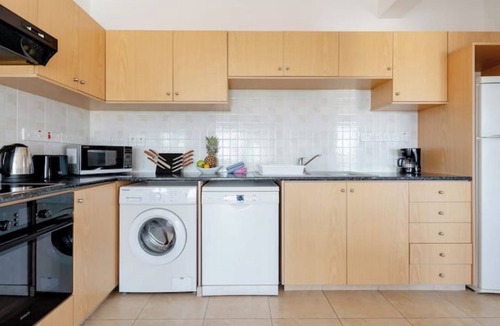 Pyrgos Apartment | Limassol Star 21 by Sky Universe