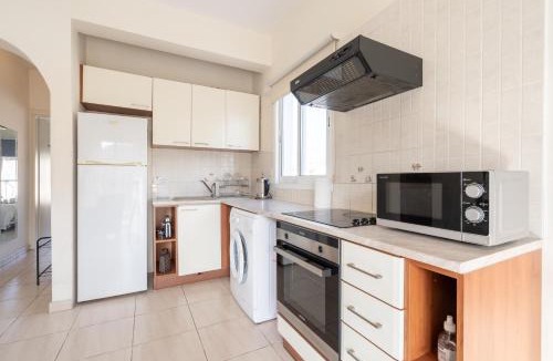 Universal Apartment | Limnos Gardens