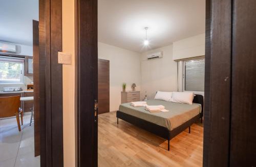 Neapolis Apartment | LIORA 2 Bedroom Apartment in Central Limassol with Balcony 5Gbps Fiber WiFi Private Parking and Air Conditioning Just 250m from the Beach