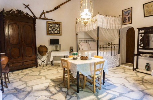 Lofou House | "Lofou Palace"t is a beautifully presented traditional stone house .