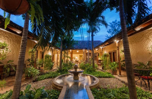 Managua Hotel | Los Robles Charming Colonial Boutique Hotel