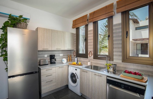Paralimni Villa | Louis Chris Le Mare - Three Bedroom Villa, Sleeps 6