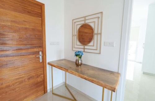 Peyia Town House | Luxuriöse Villa Mit 4 Schlafzimmern, Pool Und Whirlpool