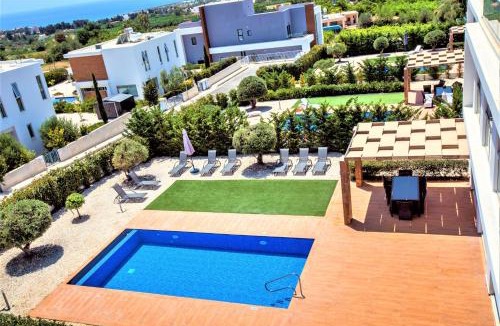 Peyia Town House | Luxuriöse Villa Mit Privatem Pool Und Whirlpool