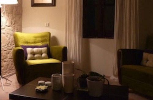Vouni House | Luxurious 1 bed property in the mountain village of Vouni, with own private pool