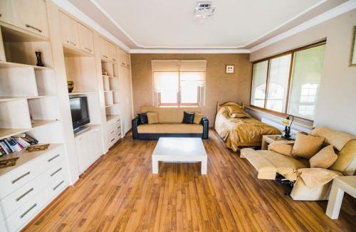 Vasilia House | Luxurious Private Villa With Pool And Mountain View