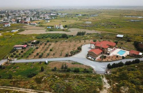 Vasilia House | Luxurious Private Villa With Pool And Mountain View
