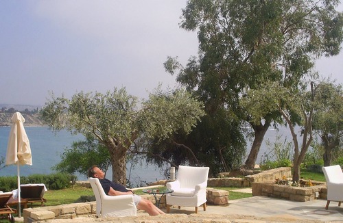 Emba Apartment | Luxury 2 Bedroom Apartment, 15 mins to Neofytos Monastry, Pool Lounge, Free WIFI