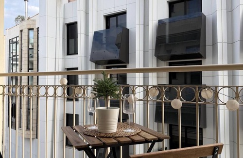 Larnaca City Centre Apartment | Luxury 2BR Apartment · 1 min to Beach