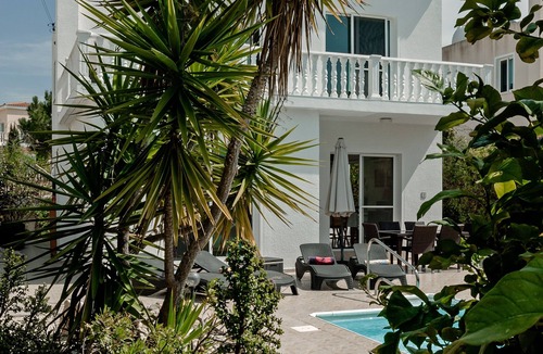 Peyia Town Villa | Luxury 3 bed/3 bath villa with private pool in the picturesque village of Peyia