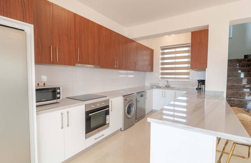 Peyia Town House | Luxury 4 bedroom villa with private pool, hot tub