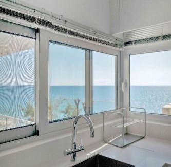 Potamos tis Germasogeias Apartment | Luxury Beach Front Flat Kyma 3
