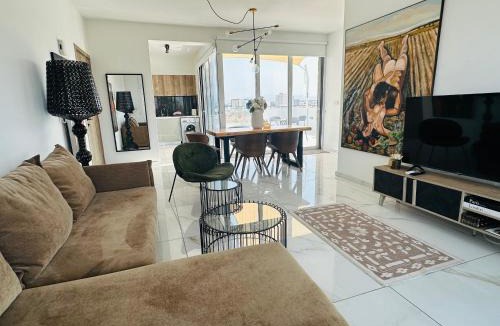 Ayios Dhometios Apartment | Luxury City Penthouse-Panoramic View-Near Unic