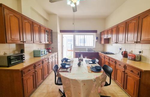 Larnaca House | Luxury City Rooms