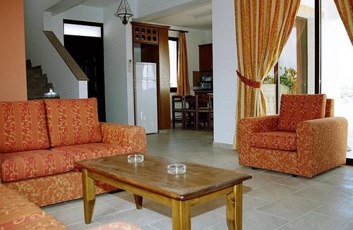 Kathikas Villa | Luxury detached Villa with Private swimming Pool/Free WiFi/Welcome Hamper
