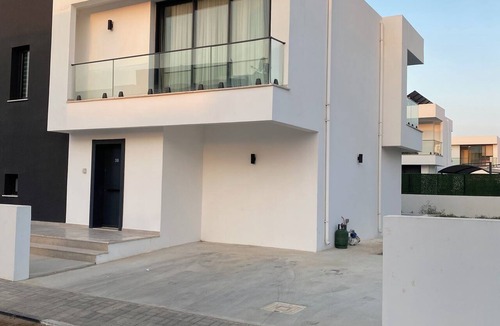 Yeni Bogazici Villa | Luxury Family Villa - Private Pool - 5 Mins to Beach - Park & Cafes Nearby
