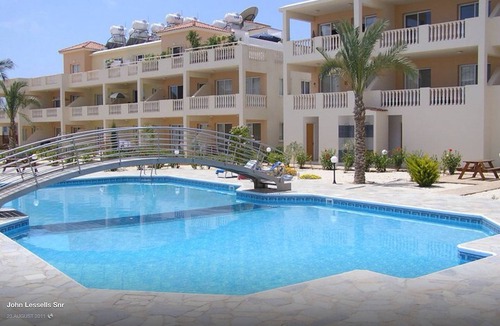 Universal Apartment | Luxury Ground Floor Apartment Overlooking Pool