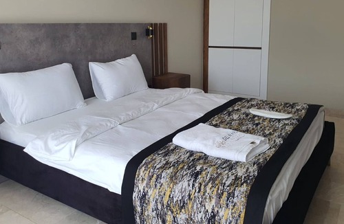 Kyrenia House | Luxury Hotel Room w Pool Near Beach in Kyrenia