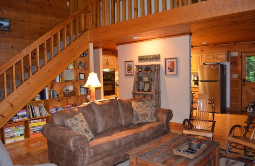 Cosby Cabin | Luxury Log Cabin on Edge of National Park with Over-The-Top Amenities & Reviews