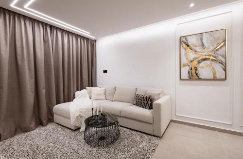 Limassol Apartment | Luxury Marina Beach Stay