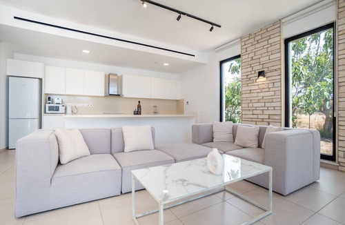 Pegeia Villa | Luxury Oasis Villa - Four Bedroom Villa, Sleeps 8