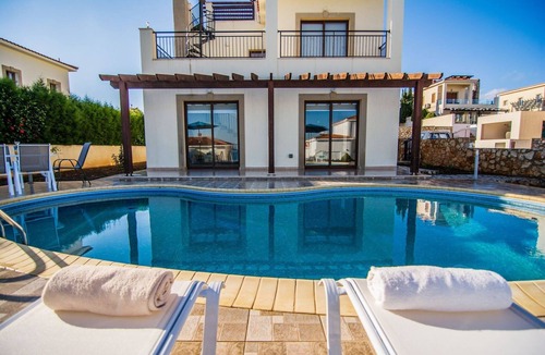 Latchi Villa | Luxury Paphos Villa | Villa Prengos | 3 Bedroom Villa | Sea and City Views
