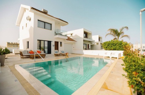 Softades House | Luxury Sea-View Villa with Private Pool & Coastal Charm in Larnaca. Book now!