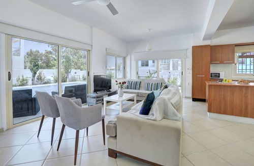 Protaras Villa | Luxury villa, overflow pool, close to beach, close to centre of Protaras