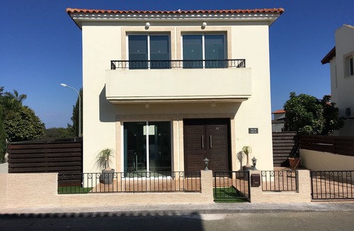 Pernera Villa | Luxury Villa - Private Pool and Wifi Perfect Location for a Holiday!