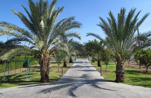 Geroskipou Villa | Luxury Villa With Swimming Pool, 3 Minutes From The Beach Ang Big Private Garden
