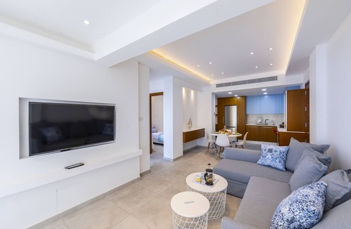 Larnaca Apartment | Mackenzie Castella Beachfront Suite