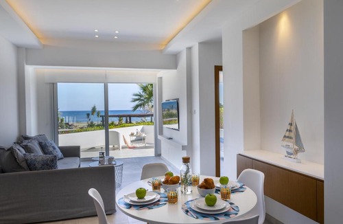 Larnaca Apartment | Mackenzie Castella Beachfront Suite