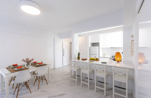 Larnaca Apartment | Mackenzie Leo Seafront Suite
