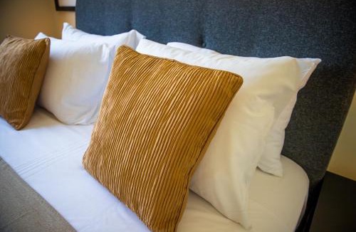Egkomi Apartment | Maison Noire by Staycom