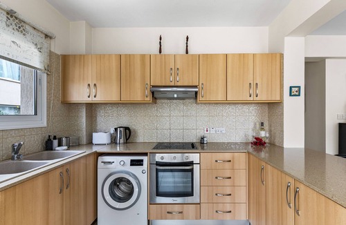 Mandria Apartment | Mandria Superb 2xbed Apartment by VICHY Holidays