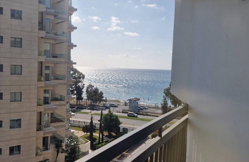 Agios Tychon Apartment | Marathon Beach Apartment with Shared Pool