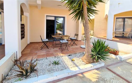 Universal House | Maria's Holiday House - Communal Pool