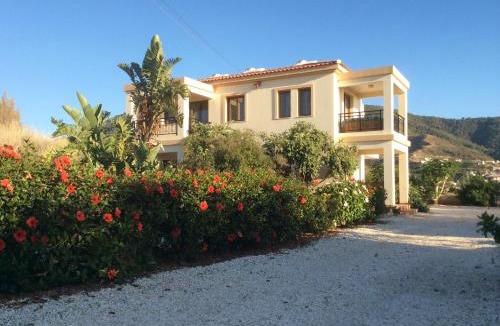 Pomos Apartment | Maritsa's Roses Apartments