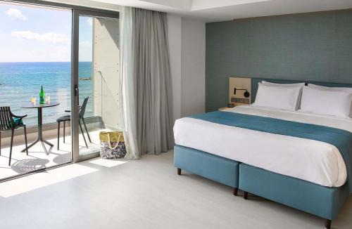 Oroklini Hotel | Mercure Larnaca Beach Resort