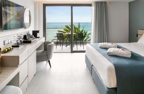 Oroklini Hotel | Mercure Larnaca Beach Resort