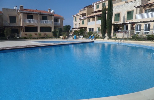 Polis House | Modern Beautiful Town House/Beautiful views. Centre 10 mins walk. UK TV/WiFi