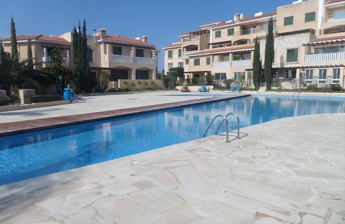 Polis House | Modern Beautiful Town House/Beautiful views. Centre 10 mins walk. UK TV/WiFi