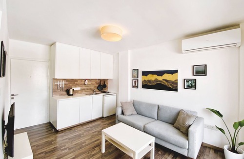 Larnaca City Centre Apartment | ★ Modern studio in City Center, 5min from Beach ★