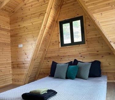 Arakapas House | Mountain Glamping Cabin With Kids Playground and Pool