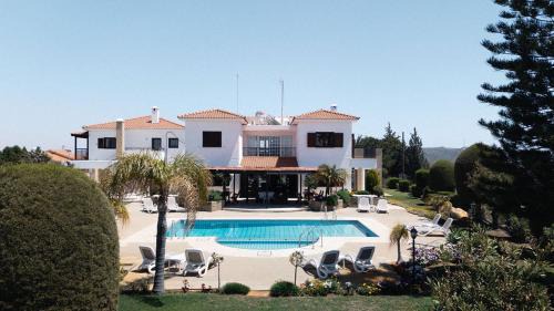 Choirokoitia Villa | Mountain view 6 bed mansion with Private Padel Court, Pool & Gym