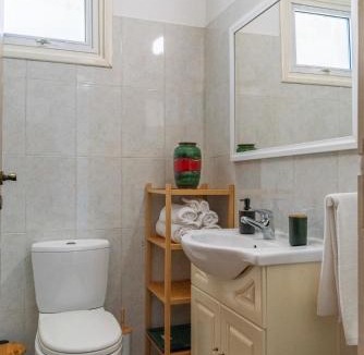 Ayios Dhometios Apartment | Mountain View Suite