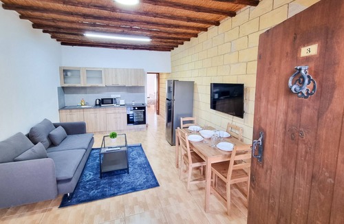 Agios Theodoros Apartment | Mountains Retreat Rooms & Suites Apt.3