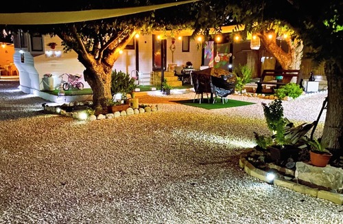 Geroskipou House | Nefeli's Dollhouse Caravan 3 minutes from Geroskipou Beach