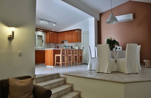 Moniatis Villa | Nestor Hillside House